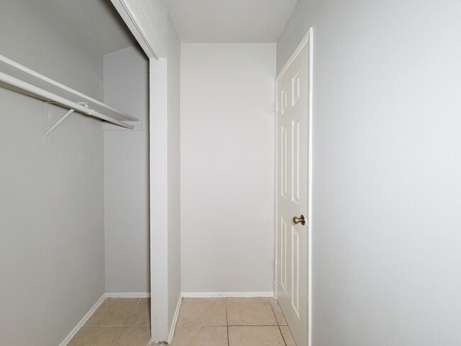 Building Photo - 24202 4 Sixes Ln