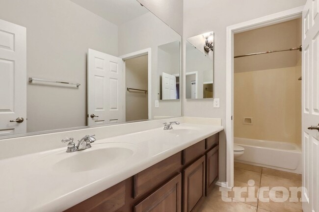 Photo - 43633 W Cydnee Dr