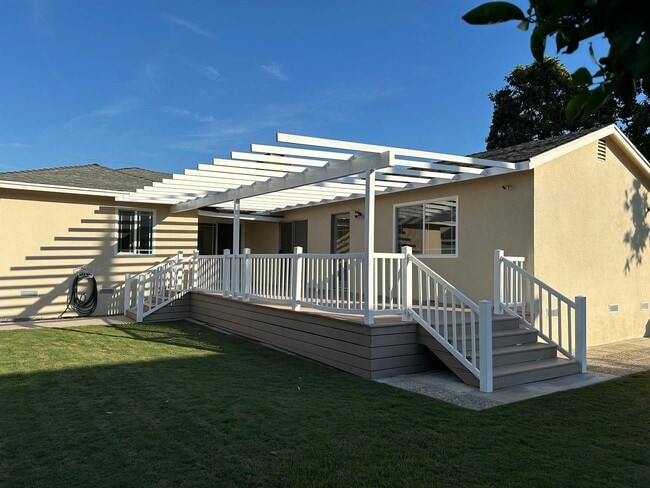 Photo - Adorable 5 Bedroom 3 Bathroom Orange Home Near Old Towne!