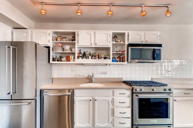 Photo - 1540 N State Pky Unit 12B