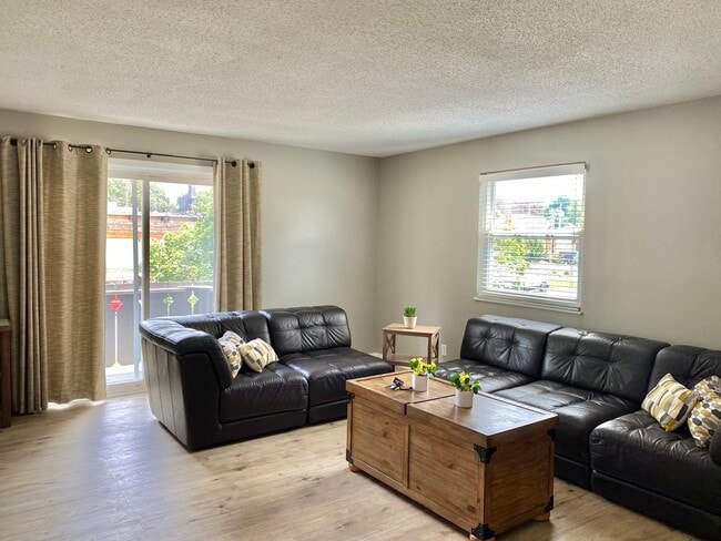 Photo - 6202 Robinson St Unit Condo