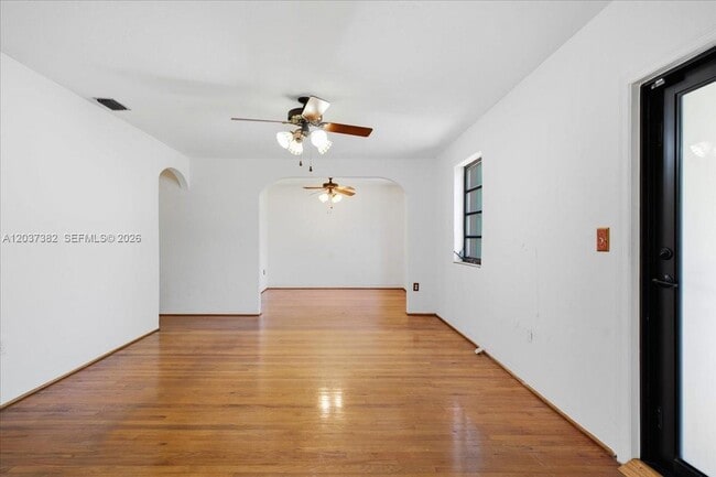 Photo - 2550 Trapp Ave