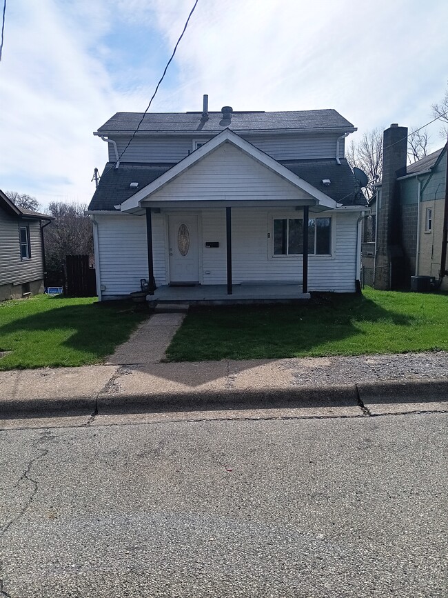 Photo - 2114 Marker St