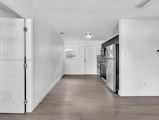 Photo - 2512 NW 9th Pl Unidad 2