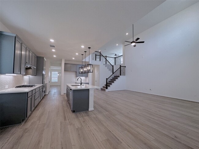 Photo - 25630 Moreleigh St