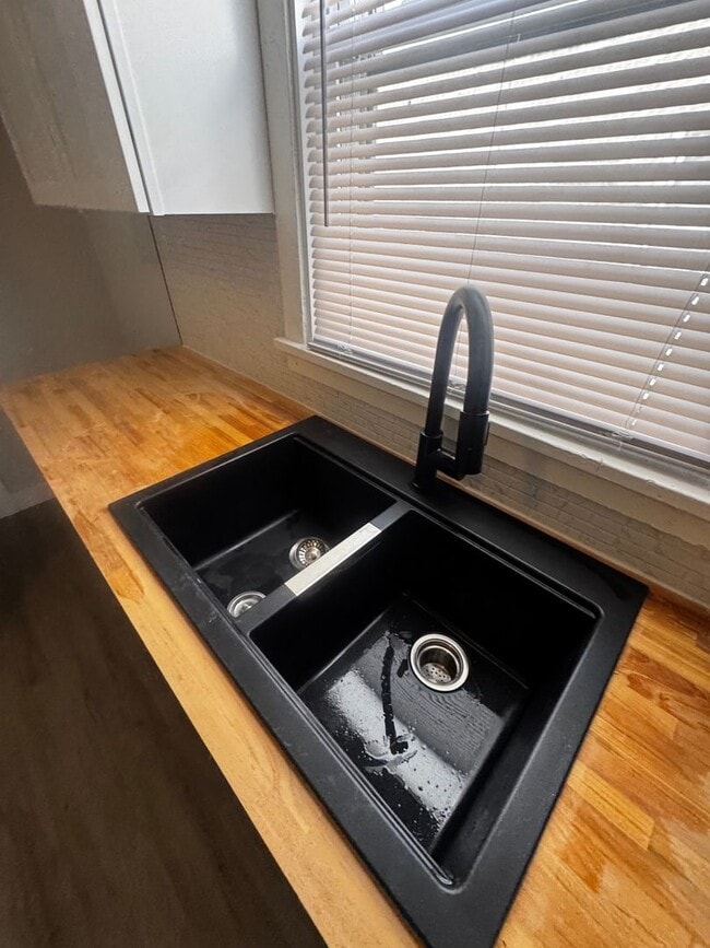 Photo - 386 E 152nd St Unit 386 E 152 ST -   Down