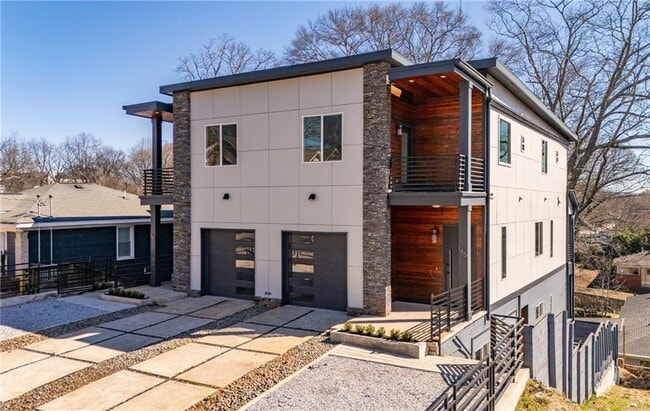 Photo - 145 Hutchinson St NE Townhome