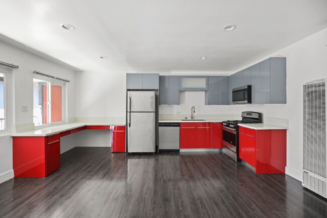 Photo - 1321 W 36th Pl Unidad 2