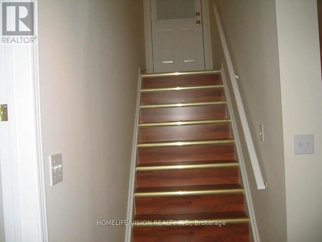 Photo - 19 Candlebrook Crescent