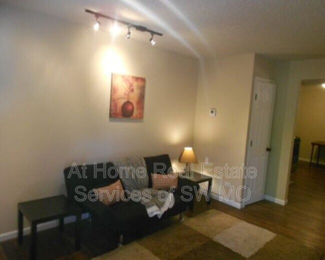 Photo - 1400 S Campbell Ave Unidad Apt #121