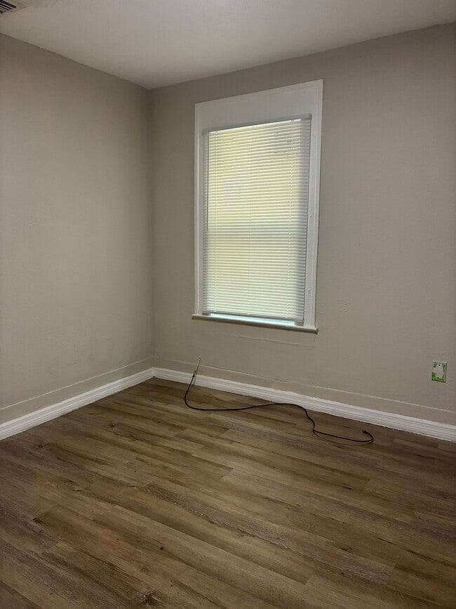 Photo - 3309 N Pearl St