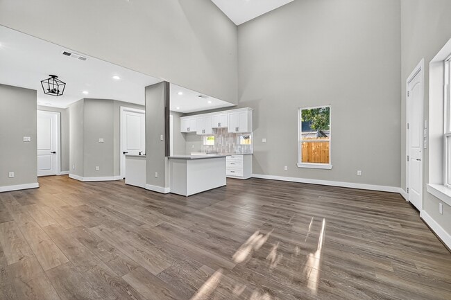 Photo - 3826 Rosemont St