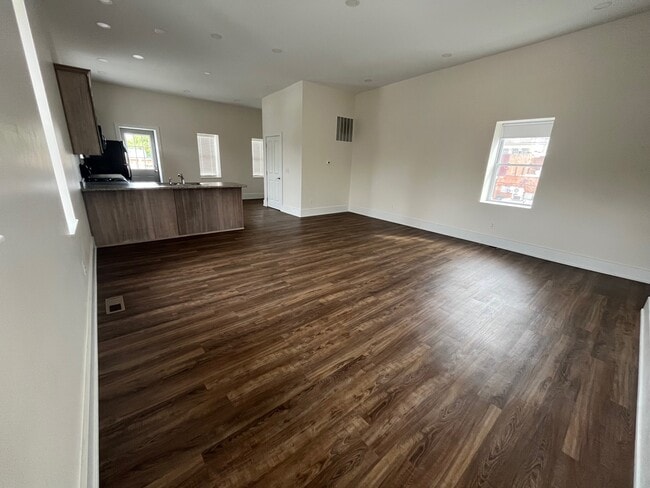 Open concept with industrial height ceilings - 206 N Main St Unit 206 N Main Street