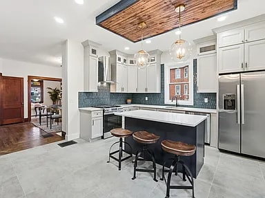 Photo - 402 E 18th St