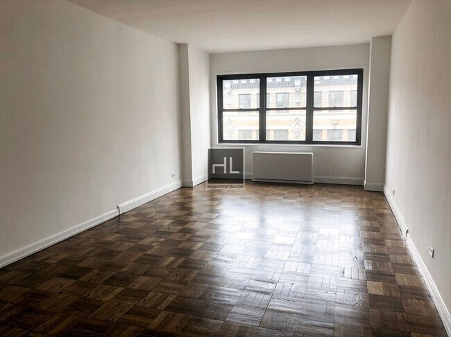 Photo - 5 AVENUE Unit 15G