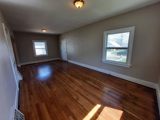 Photo - Pet Friendly Home with Fenced Back Yard and Hardwood Floors!