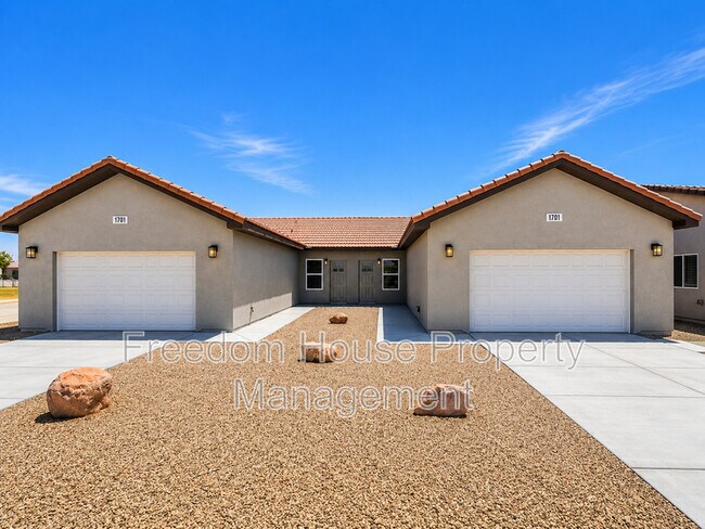 1701 Sycamore Ave