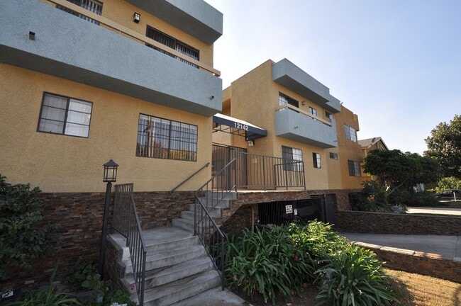 Photo - 12142 Oxnard St Apartment Unit 208