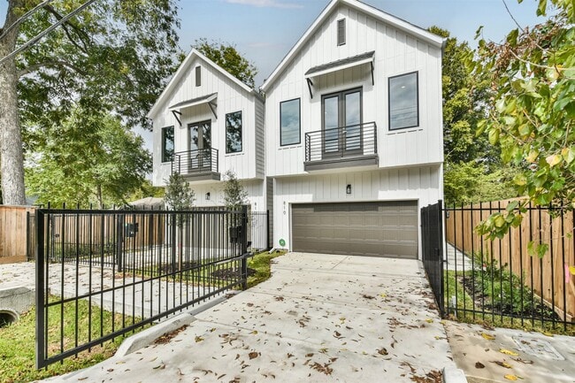 Photo - 810 Mansfield St