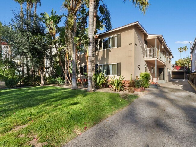 Photo - 4918 Tujunga Ave