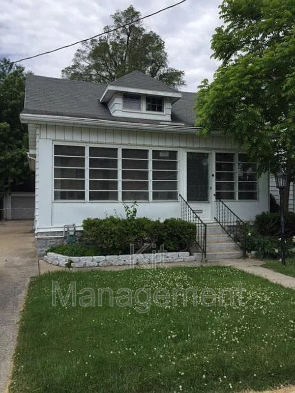 Building Photo - 4431 Commonwealth Ave Rental