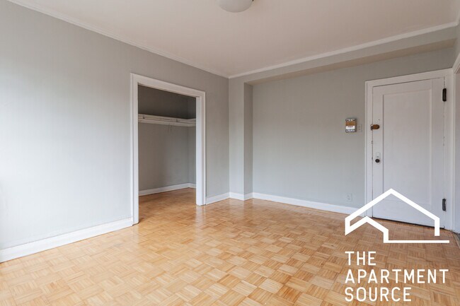 Photo - 717 W Belmont Ave Unit 504