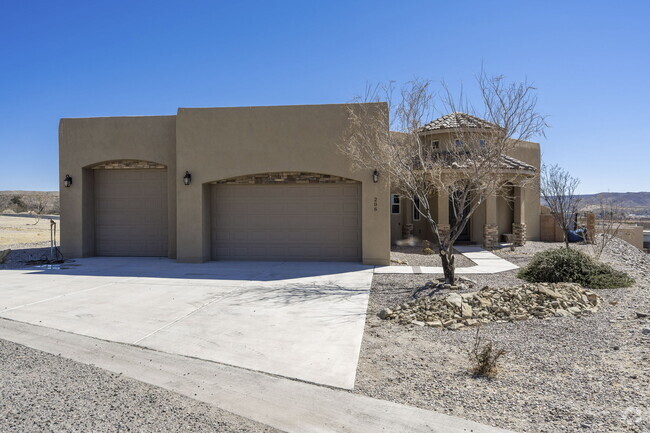 Building Photo - 206 Tierra Verde Cir Rental