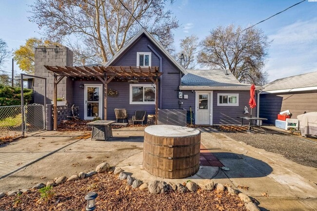 Photo - 2.24 Acres in Kennewick with Shop; Fully I...