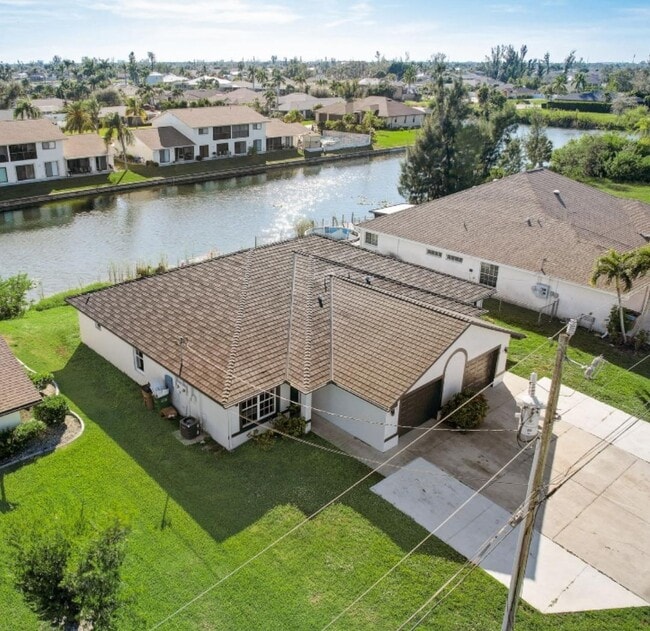 610 SE 14th Ter