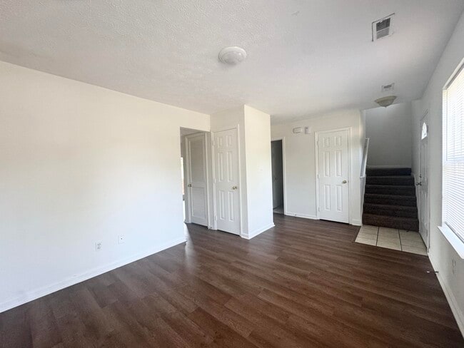 1132 Jonestown Ln