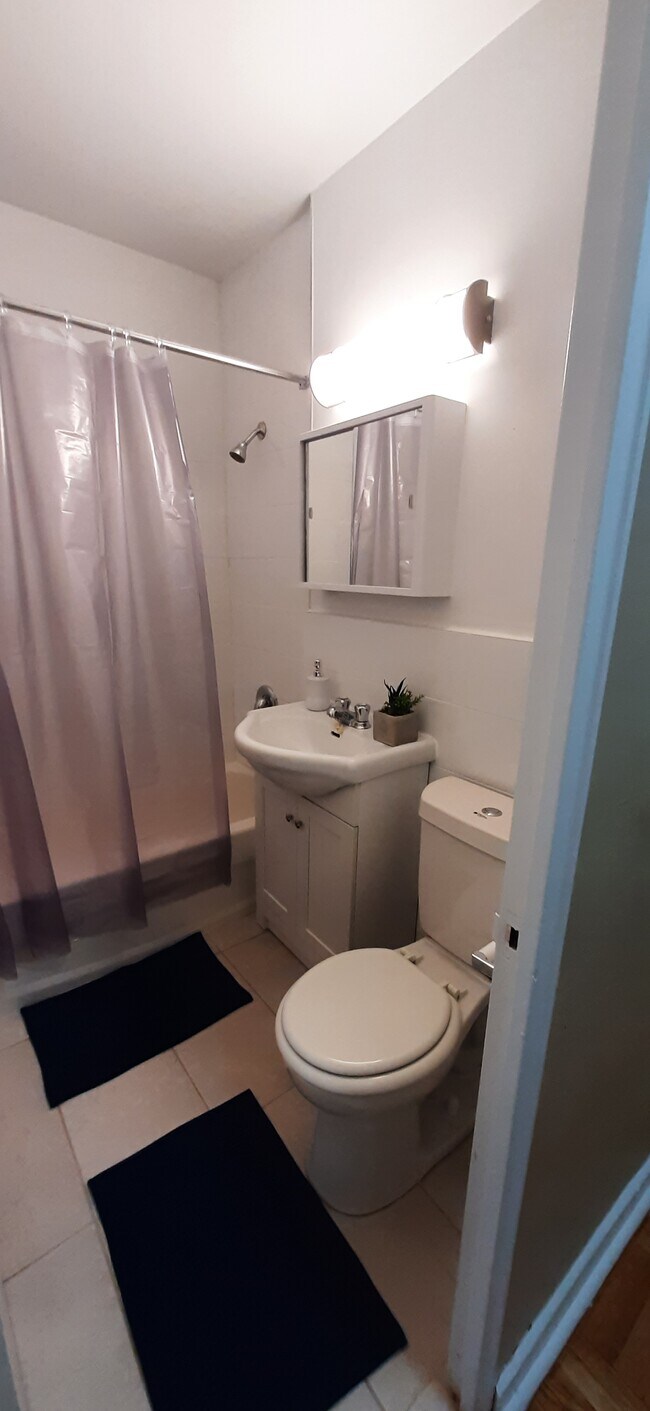 Photo - 240 Cosburn Ave