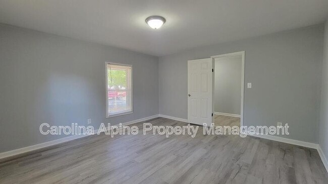Photo - 215 Foy Ave