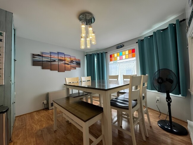 Photo - 108 W Grand Ave