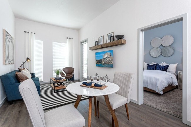 Photo - Oak Street Station