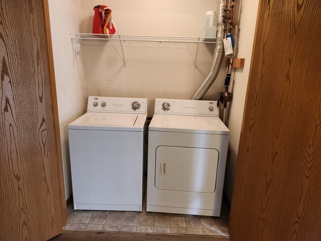 Lavadero - 1008 S First St Unidad C