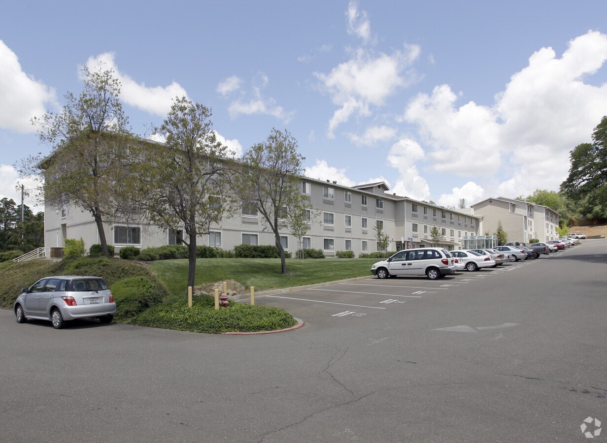 Photo - Eskaton Lincoln Manor Apartments