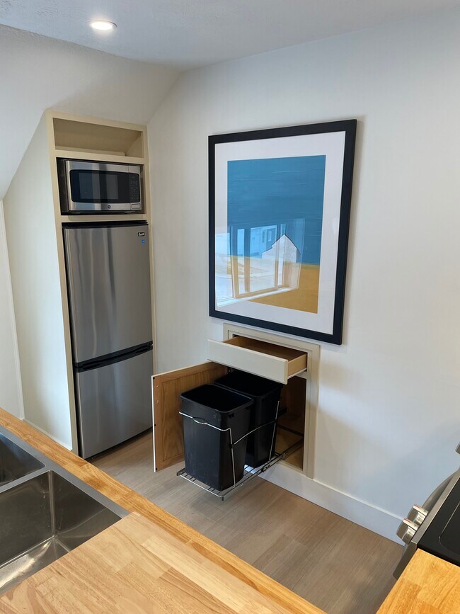 Photo - 103 W Main St Unidad 4