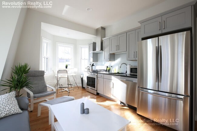 Building Photo - 20 George St Unit 2L