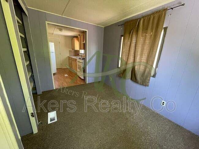 Photo - 965 S Blueridge Dr