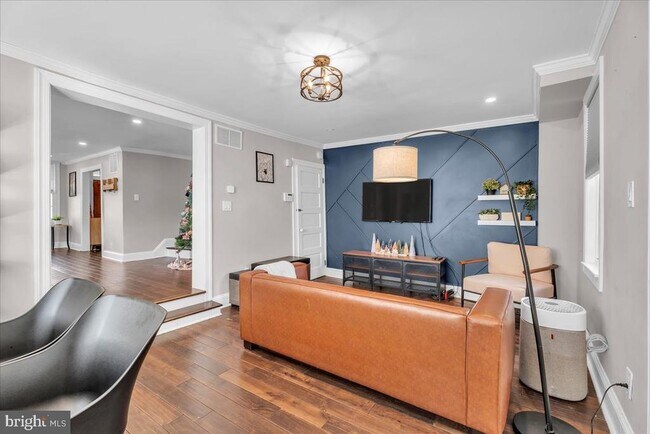 Photo - 406 Kings Hwy E