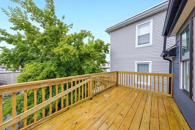 Photo - 77 Winchester St