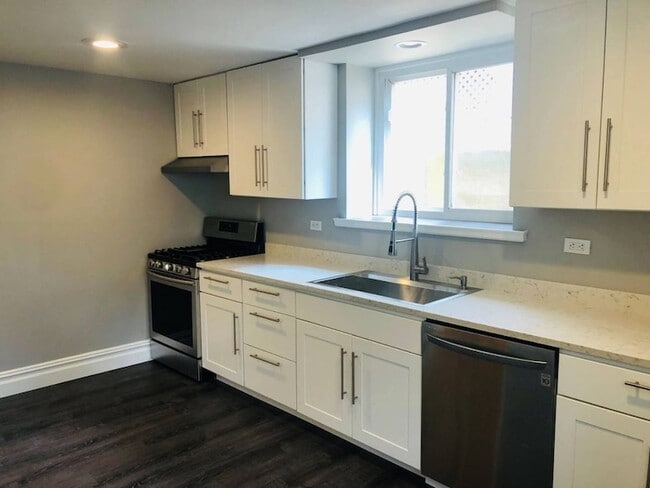 Building Photo - 0 Grove St Unit 1