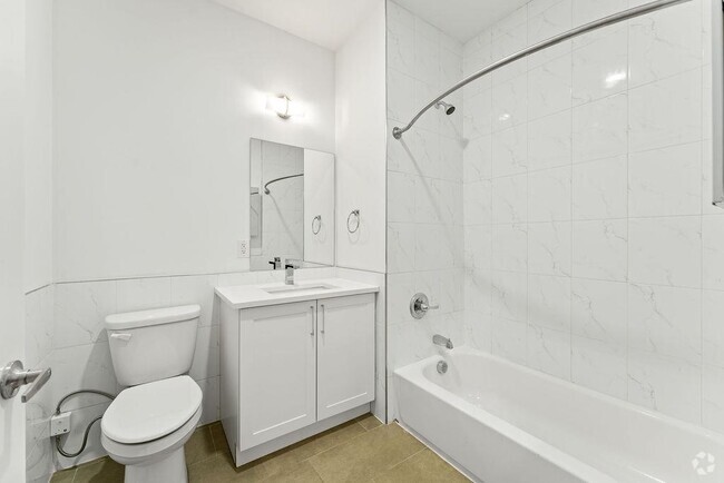 Building Photo - 429 Bergen Ave Unit 308 Rental