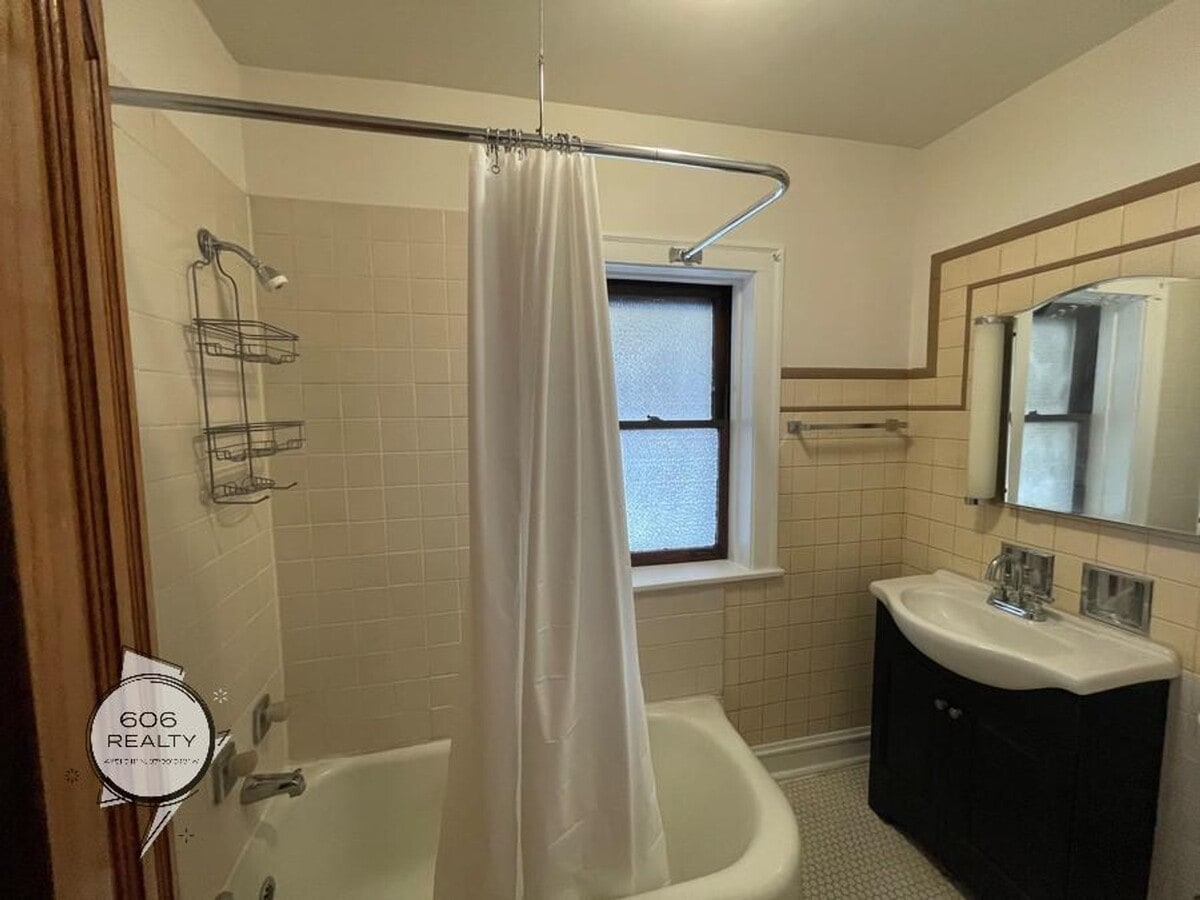 Photo - 3148 N Linder Ave Unit 2