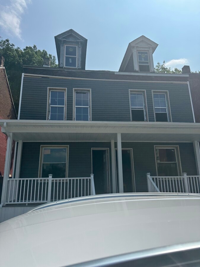 Photo - 127 N Summit St House Unit 127 N. Summit Street