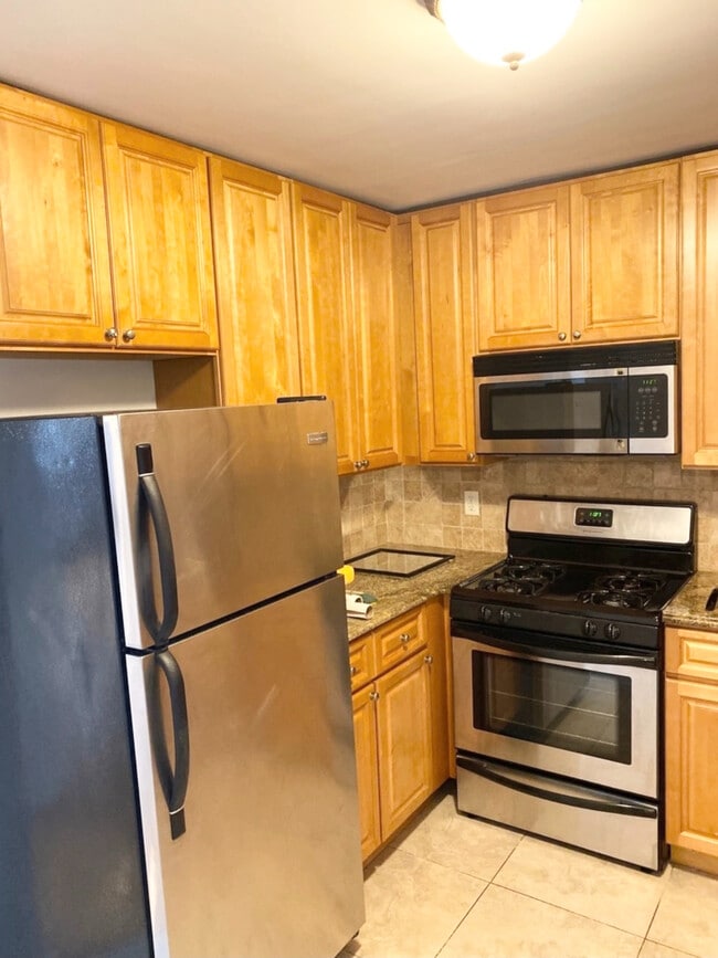 Building Photo - 4305 49th St Unit 2