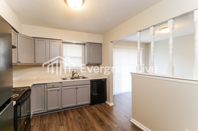 Photo - 1109 NE 9th St