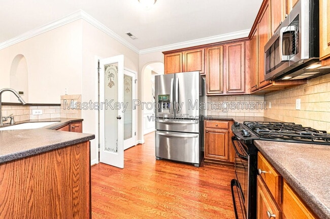 Photo - 725 Keystone Park Dr