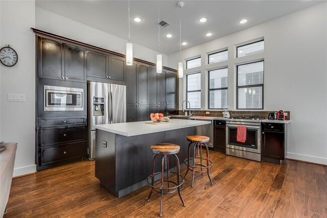 Building Photo - 2612A Polk St Unit B