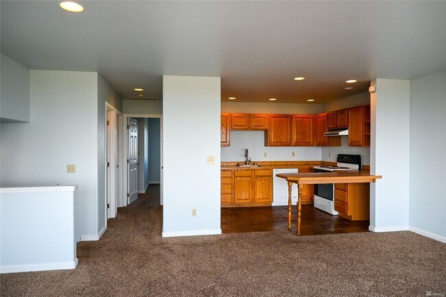1467 E Ocean Shores Blvd SW